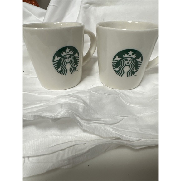 Starbucks 2014Set of 2 Demitasse Expresso 3 oz Cups Green Siren GUC - Picture 1 of 5
